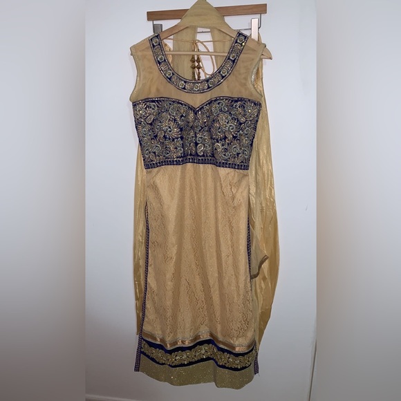 Indian Punjabi Suit - Picture 1 of 4